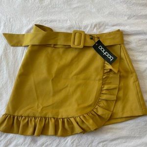 Gold boohoo skort